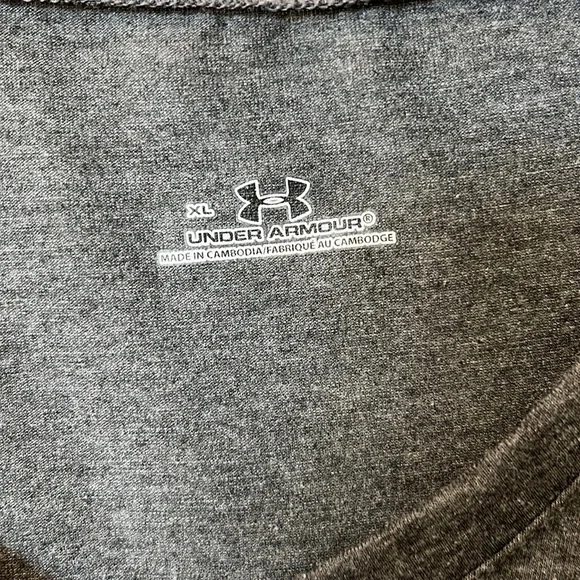 Under Armour gray versus neck shirt. Size XL - Picture 3 of 4